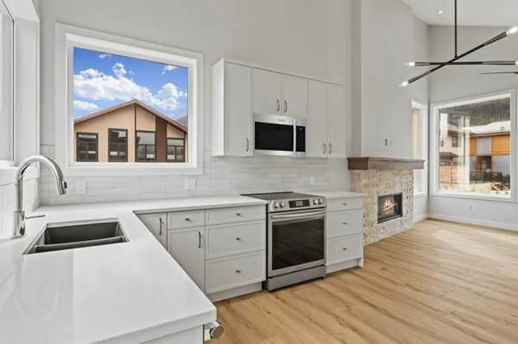 209 Stewart Creek Rise Canmore AB T1W0N9
