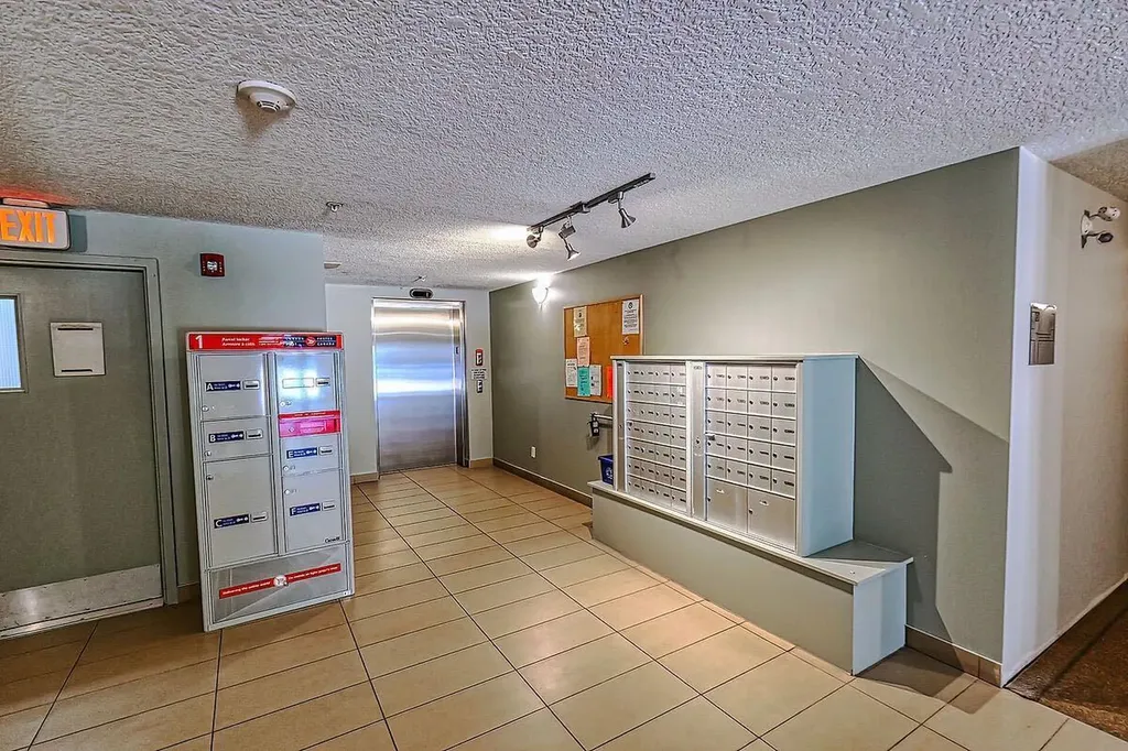 175 Panatella Hill NW Calgary AB T3K 0V9