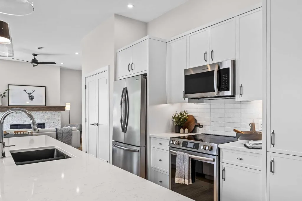 209 Stewart Creek Rise Canmore AB T1W0N9