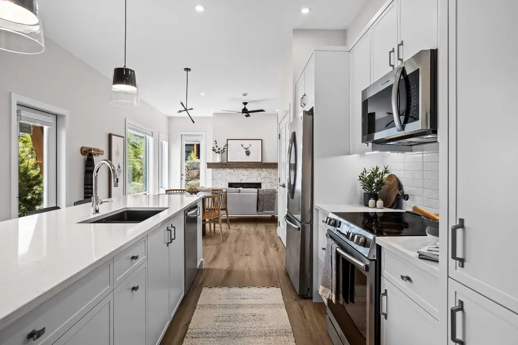 209 Stewart Creek Rise Canmore AB T1W0N9