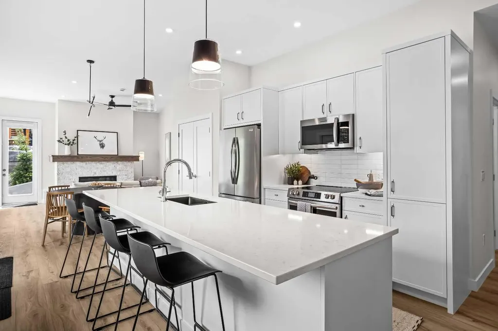 209 Stewart Creek Rise Canmore AB T1W0N9