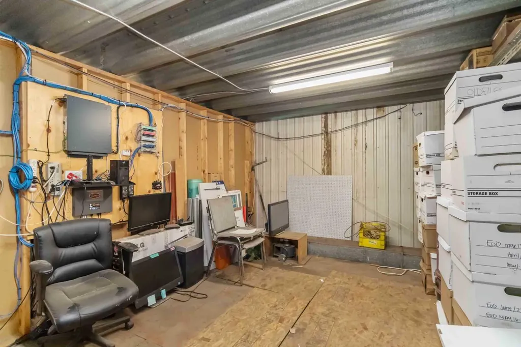 8102 Manning Avenue Fort Mcmurray AB T9H 1V7