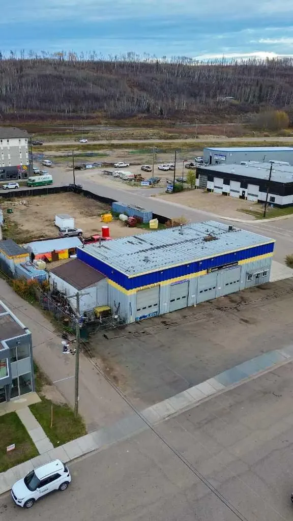 8102 Manning Avenue Fort Mcmurray AB T9H 1V7