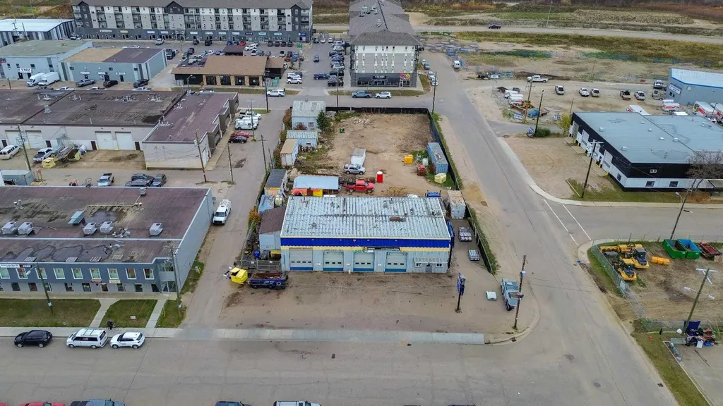 8102 Manning Avenue Fort Mcmurray AB T9H 1V7