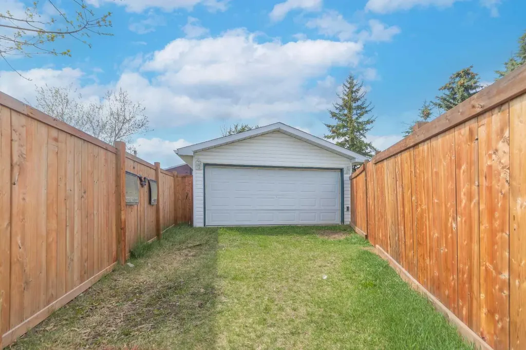 129 Duncan Drive Fort Mcmurray AB T9K 1C1