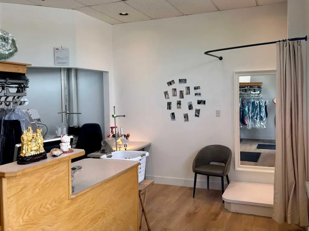 250 Shawville Boulevard SE Calgary AB T2Y 2Z7