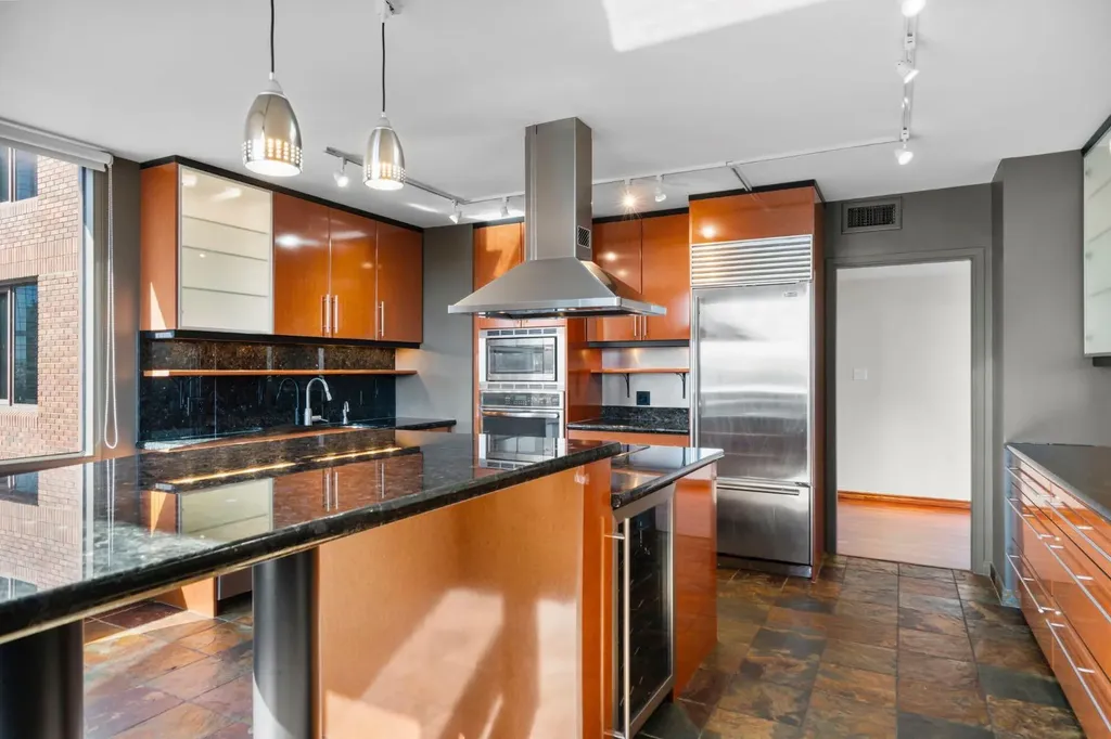 500 Eau Claire Avenue SW Calgary AB T2P 3R8