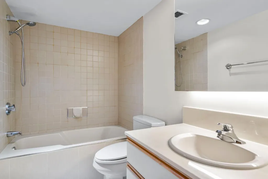 500 Eau Claire Avenue SW Calgary AB T2P 3R8