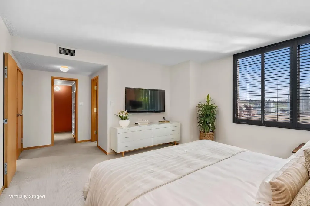 500 Eau Claire Avenue SW Calgary AB T2P 3R8