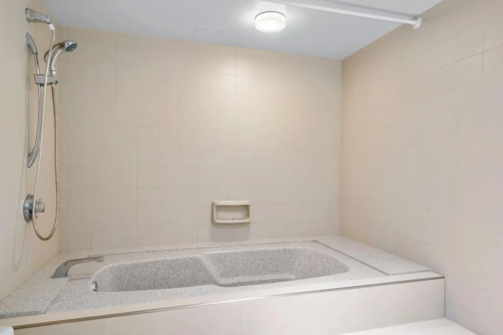 500 Eau Claire Avenue SW Calgary AB T2P 3R8
