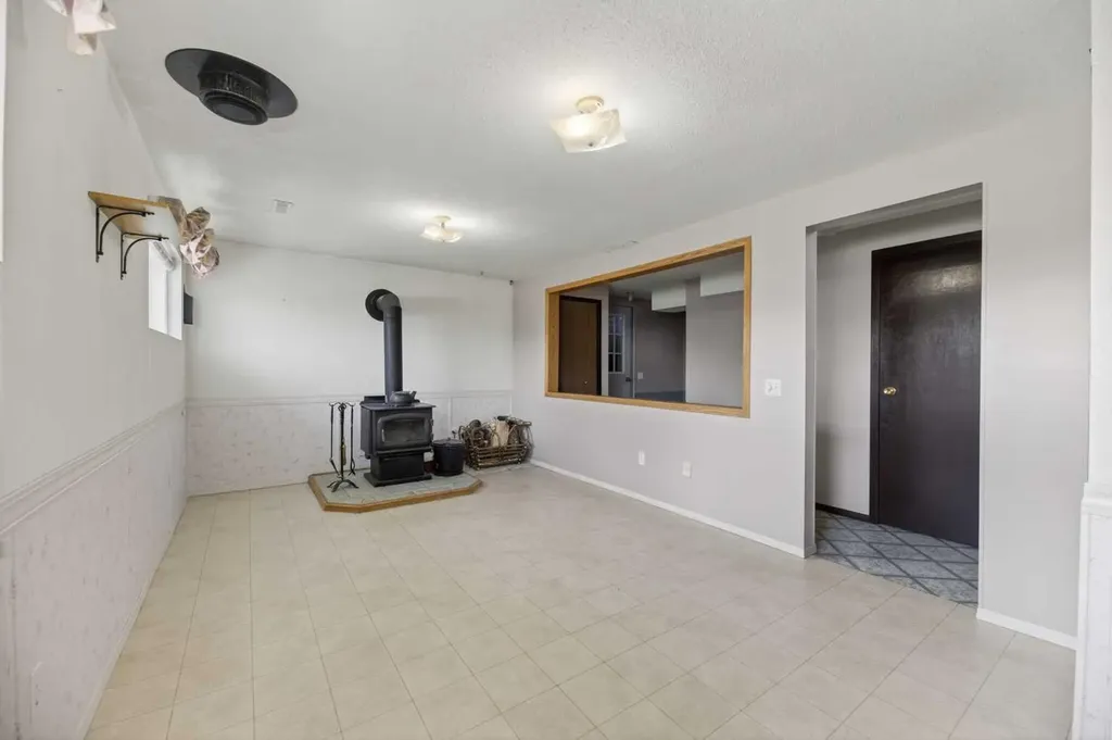 11 Westhill Crescent Didsbury AB T0M 0W0