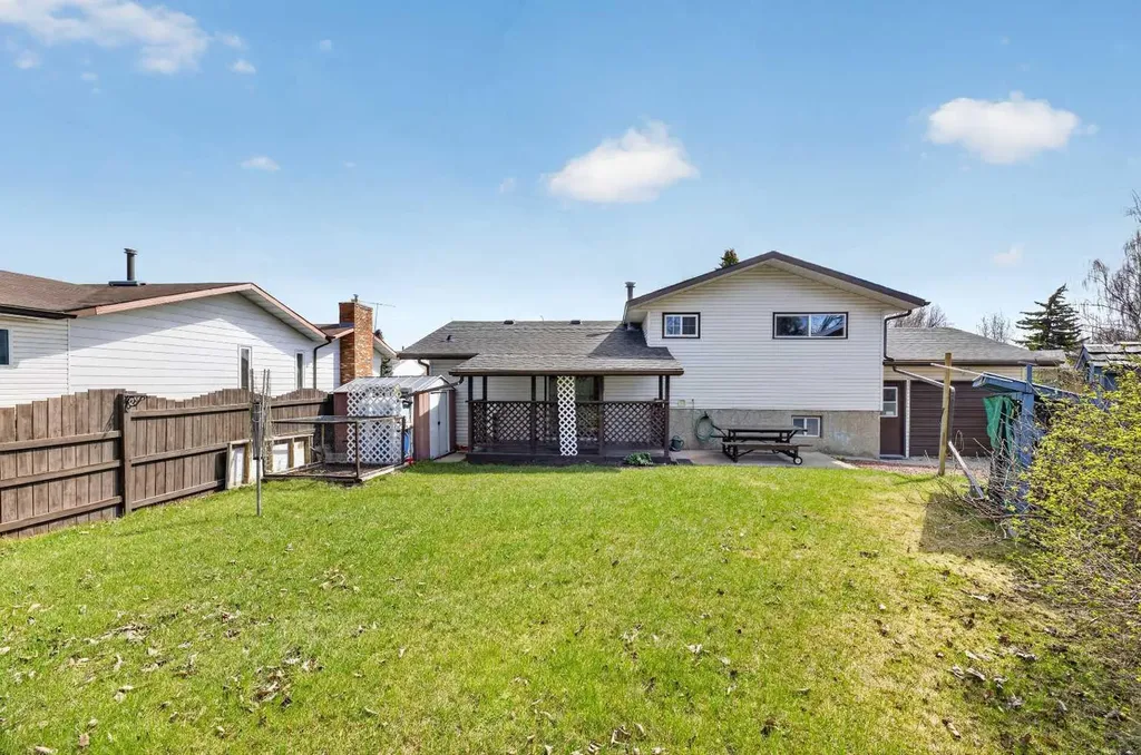 11 Westhill Crescent Didsbury AB T0M 0W0