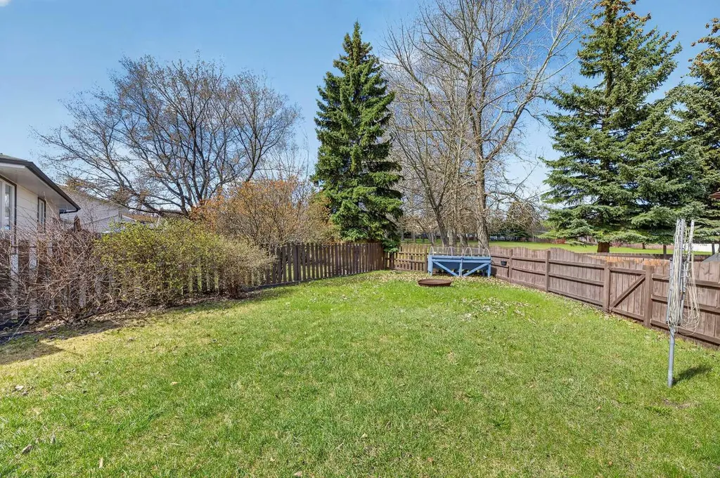 11 Westhill Crescent Didsbury AB T0M 0W0