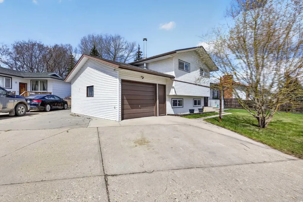 11 Westhill Crescent Didsbury AB T0M 0W0