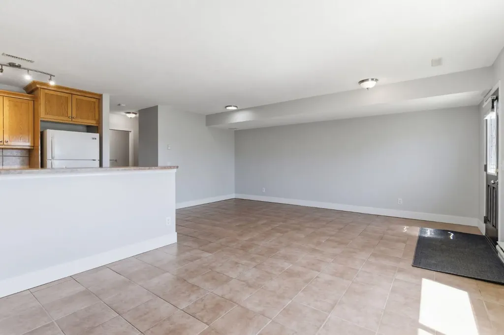 323 Fourth Avenue Strathmore AB T1P 1B5