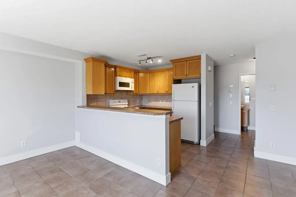 323 Fourth Avenue Strathmore AB T1P 1B5