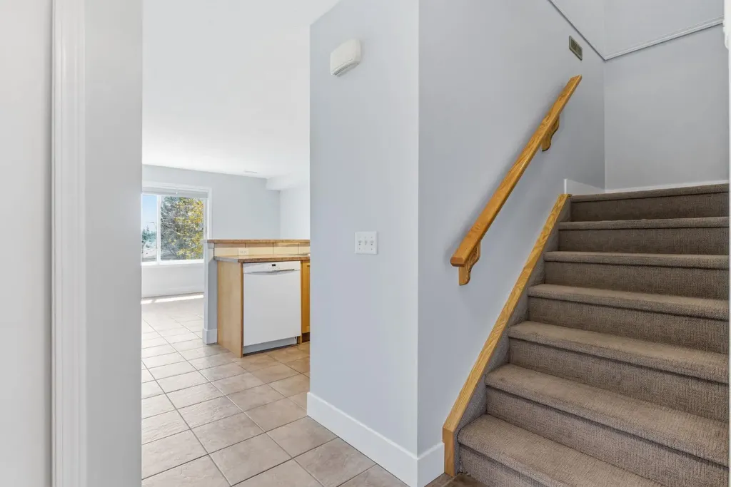 323 Fourth Avenue Strathmore AB T1P 1B5