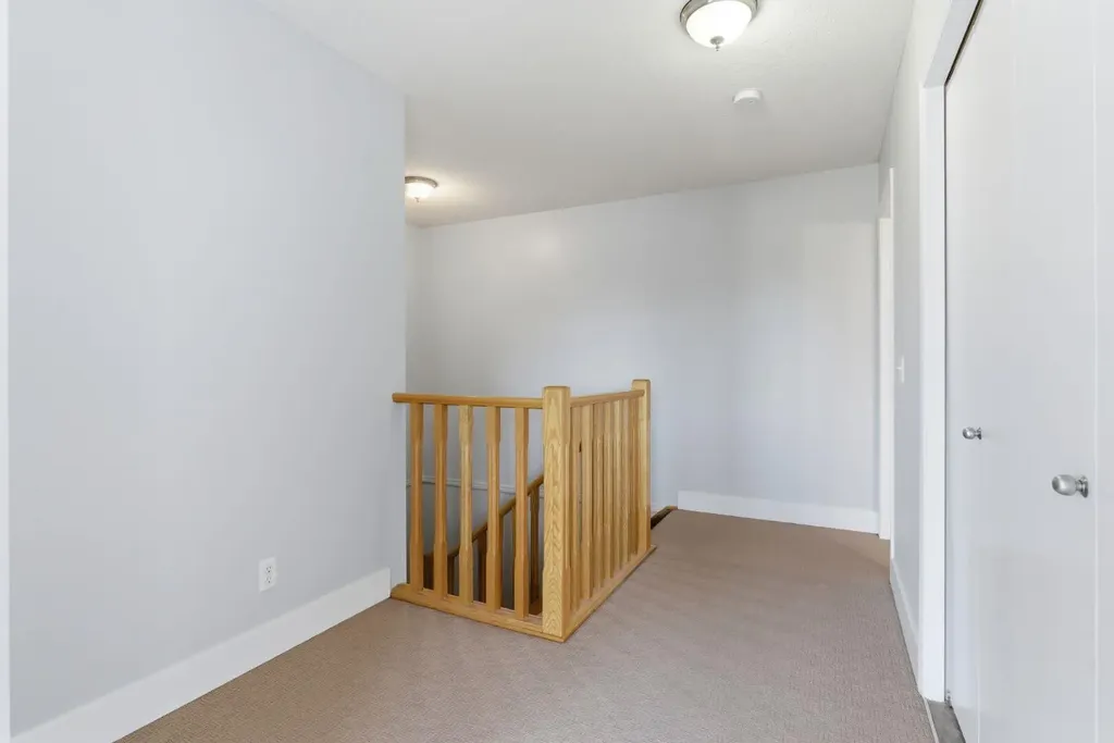 323 Fourth Avenue Strathmore AB T1P 1B5