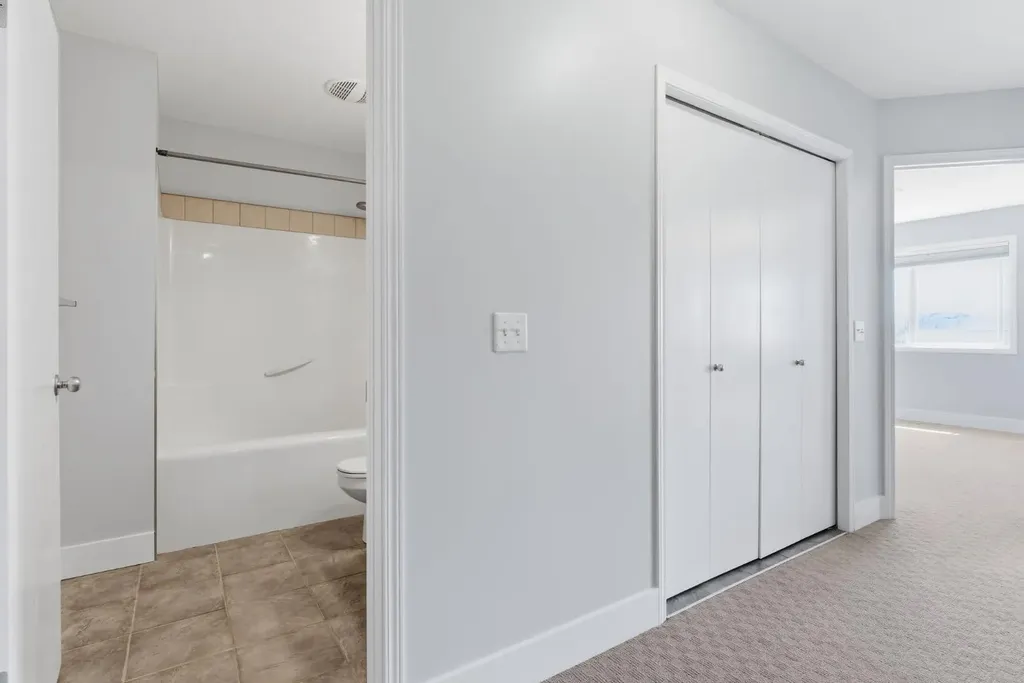 323 Fourth Avenue Strathmore AB T1P 1B5