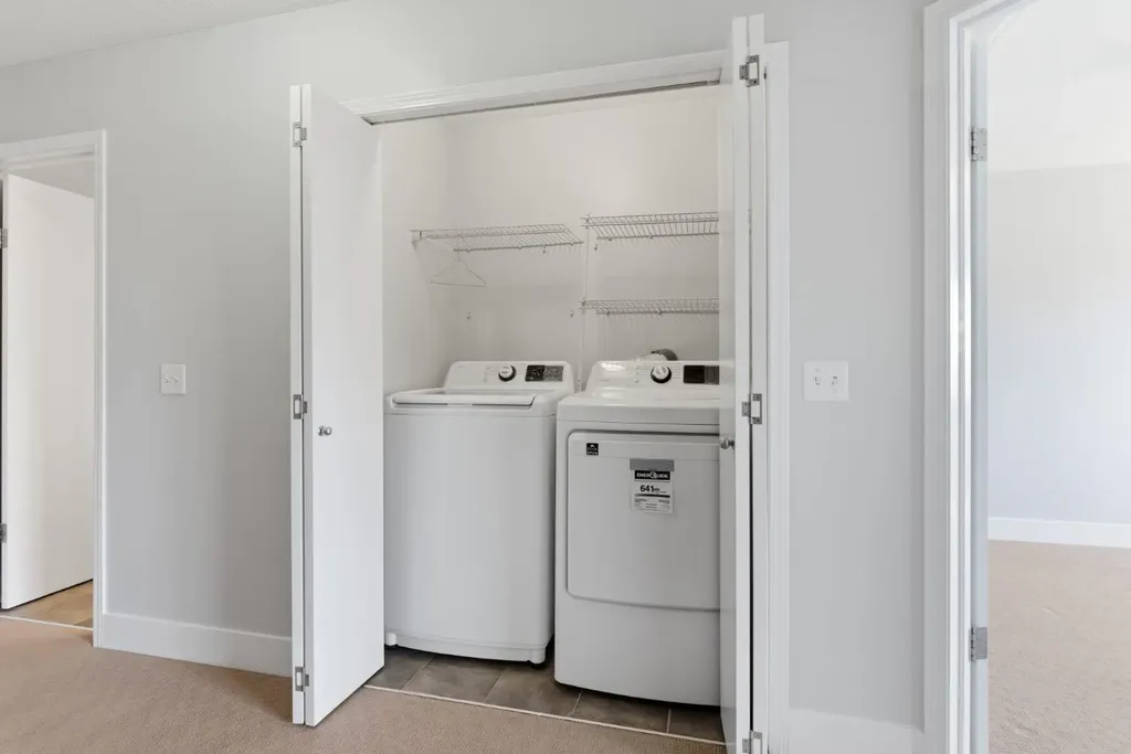 323 Fourth Avenue Strathmore AB T1P 1B5