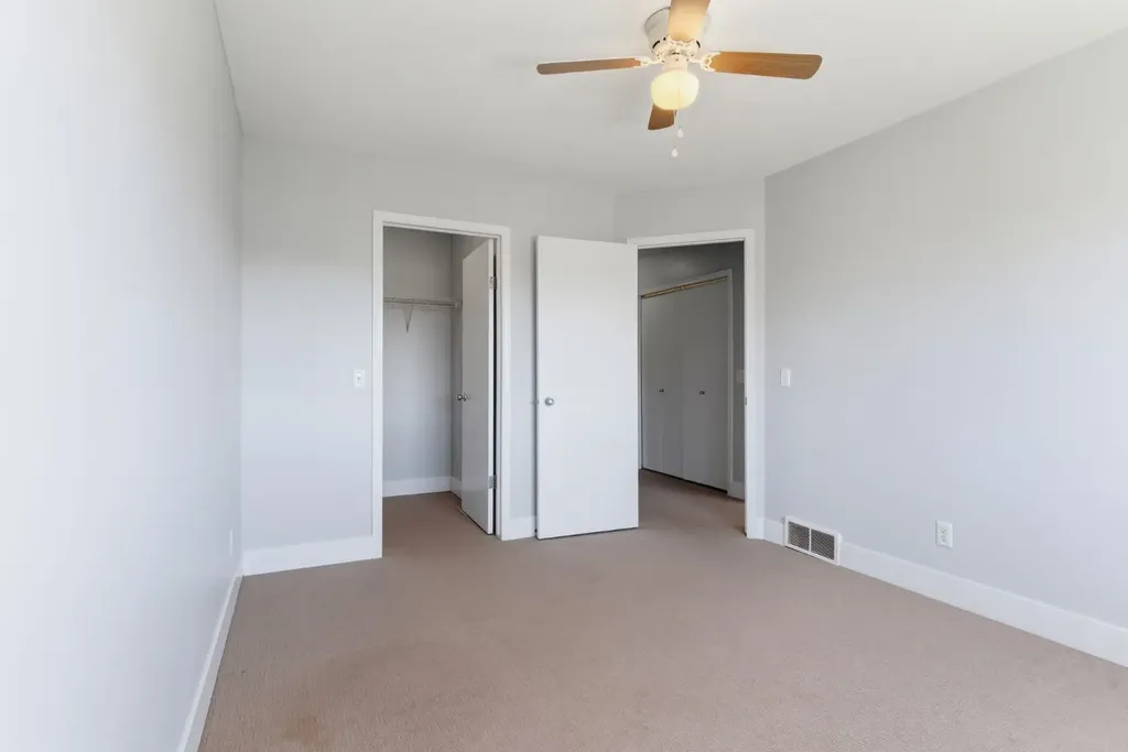 323 Fourth Avenue Strathmore AB T1P 1B5