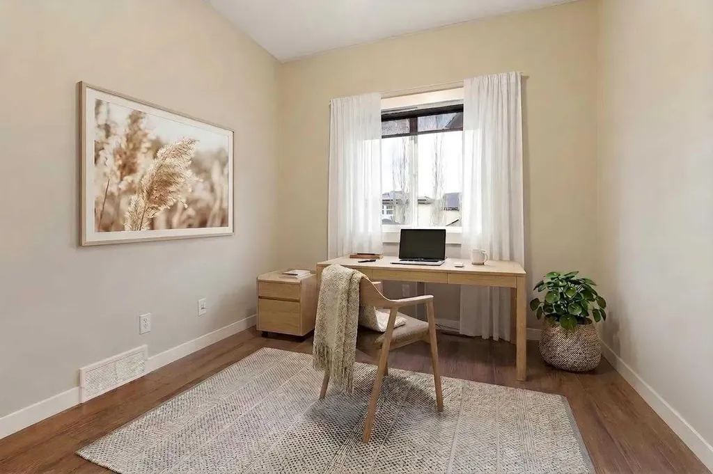 327 Panamount Point NW Calgary AB T3K 0H6