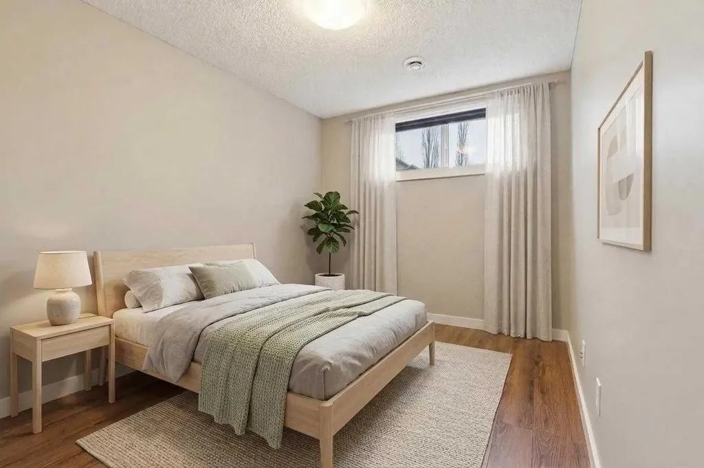 327 Panamount Point NW Calgary AB T3K 0H6
