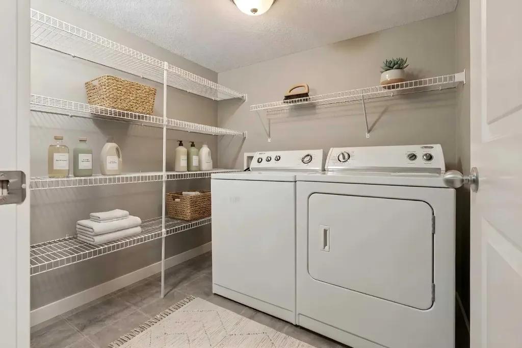 327 Panamount Point NW Calgary AB T3K 0H6