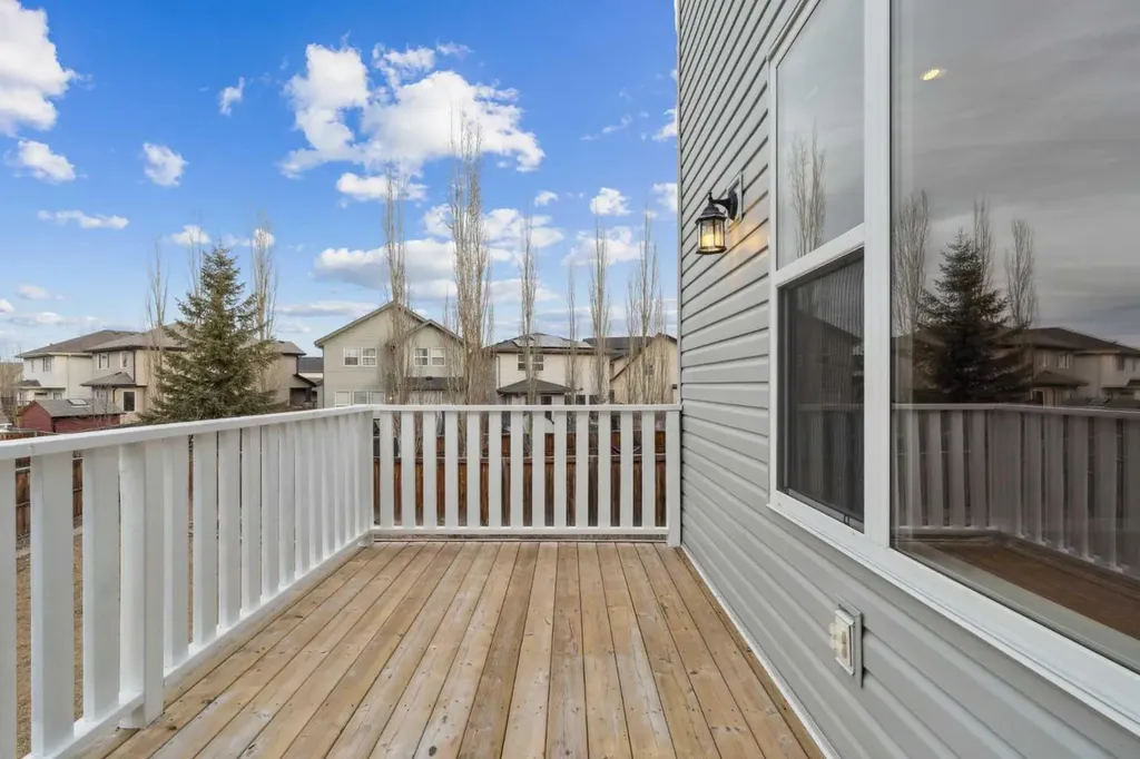 327 Panamount Point NW Calgary AB T3K 0H6