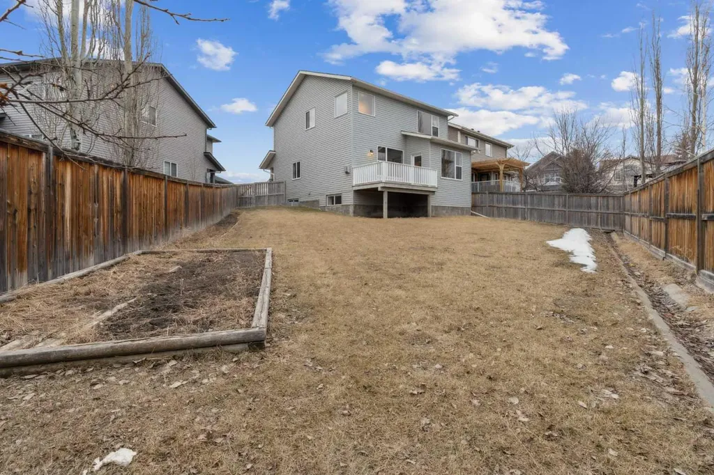 327 Panamount Point NW Calgary AB T3K 0H6