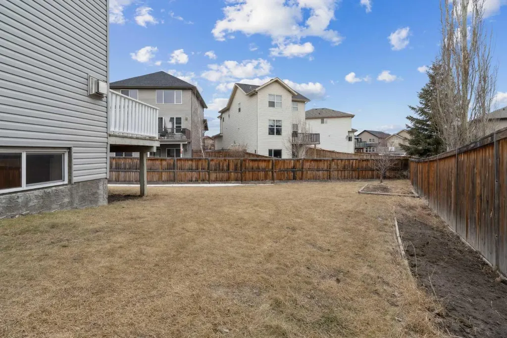 327 Panamount Point NW Calgary AB T3K 0H6