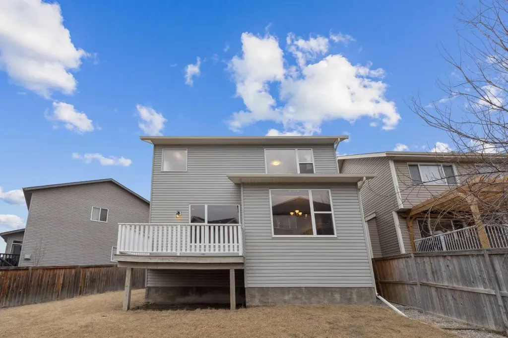 327 Panamount Point NW Calgary AB T3K 0H6