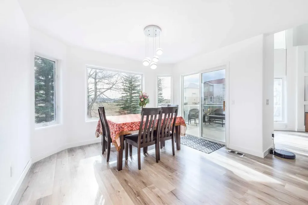 230 Sierra Nevada Place SW Calgary AB T3H 3M9