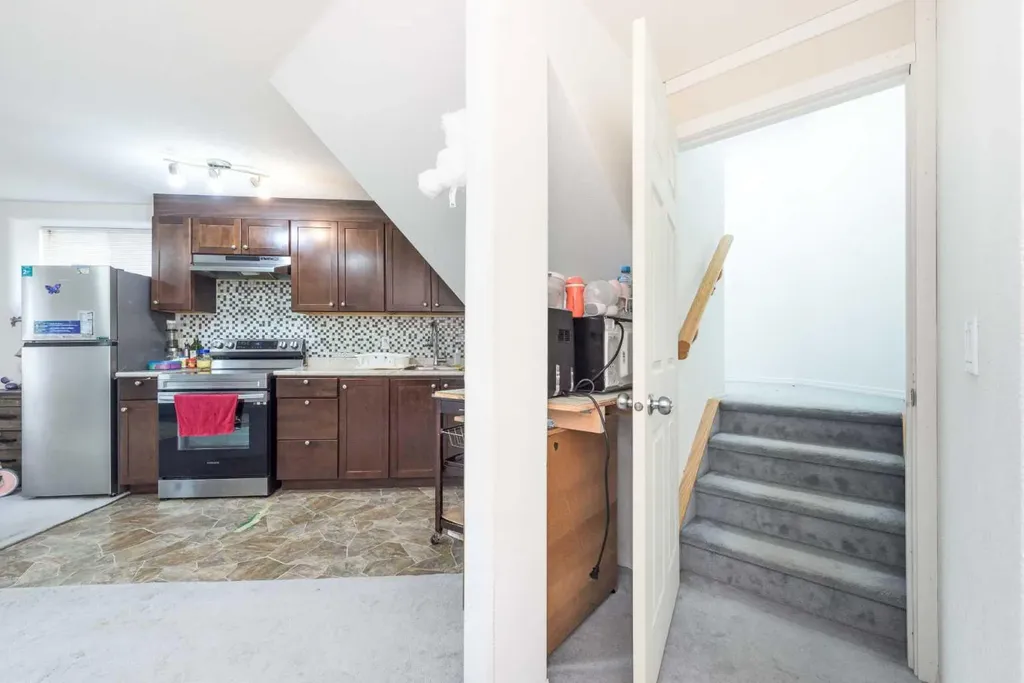 230 Sierra Nevada Place SW Calgary AB T3H 3M9