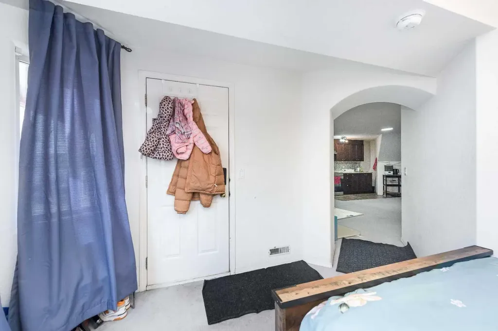 230 Sierra Nevada Place SW Calgary AB T3H 3M9