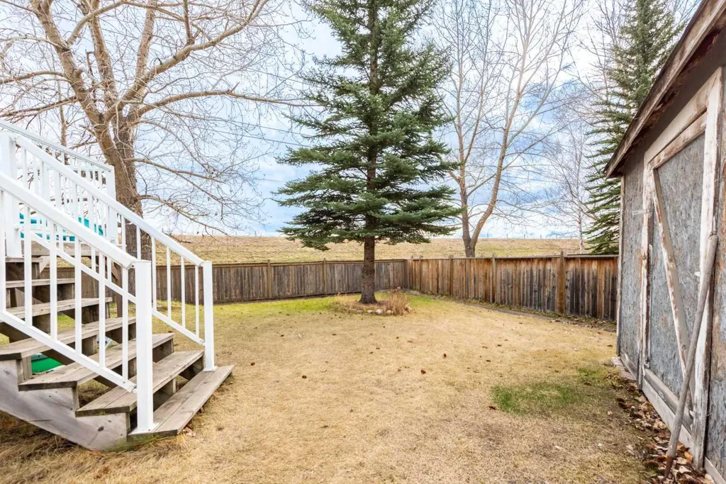 230 Sierra Nevada Place SW Calgary AB T3H 3M9