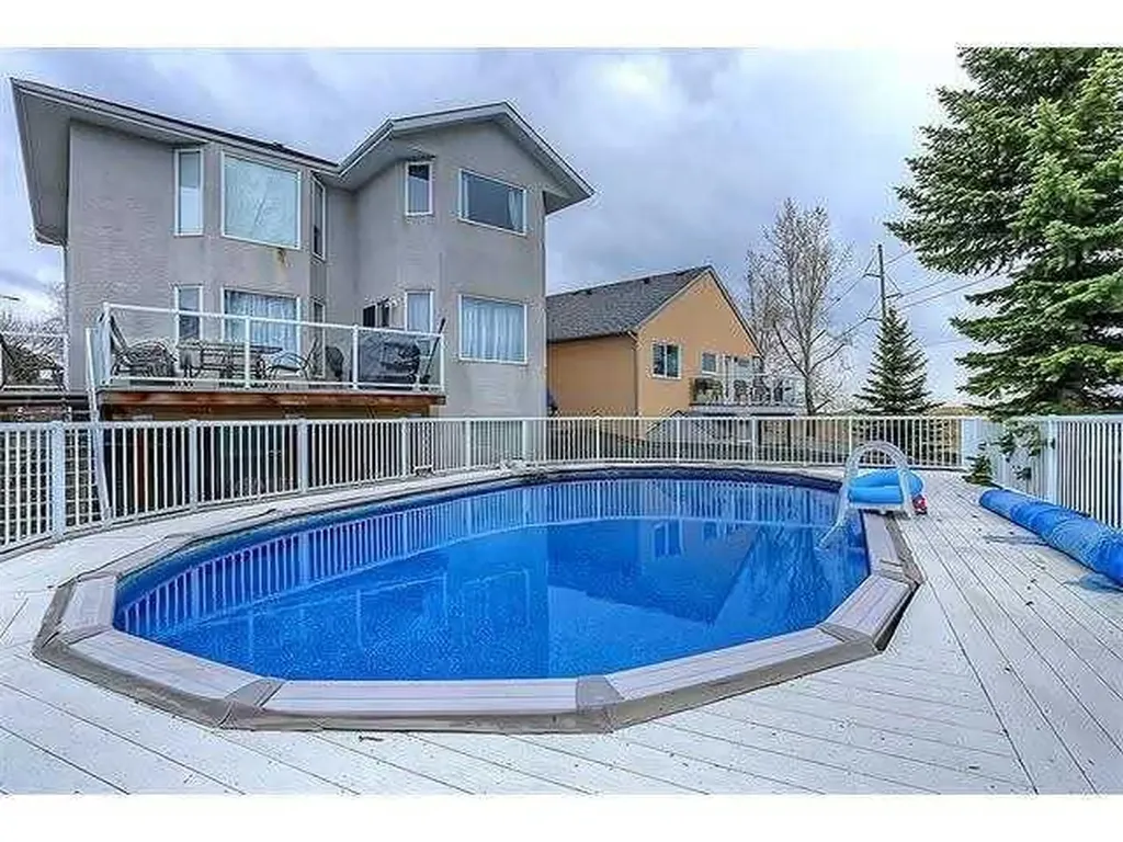 230 Sierra Nevada Place SW Calgary AB T3H 3M9
