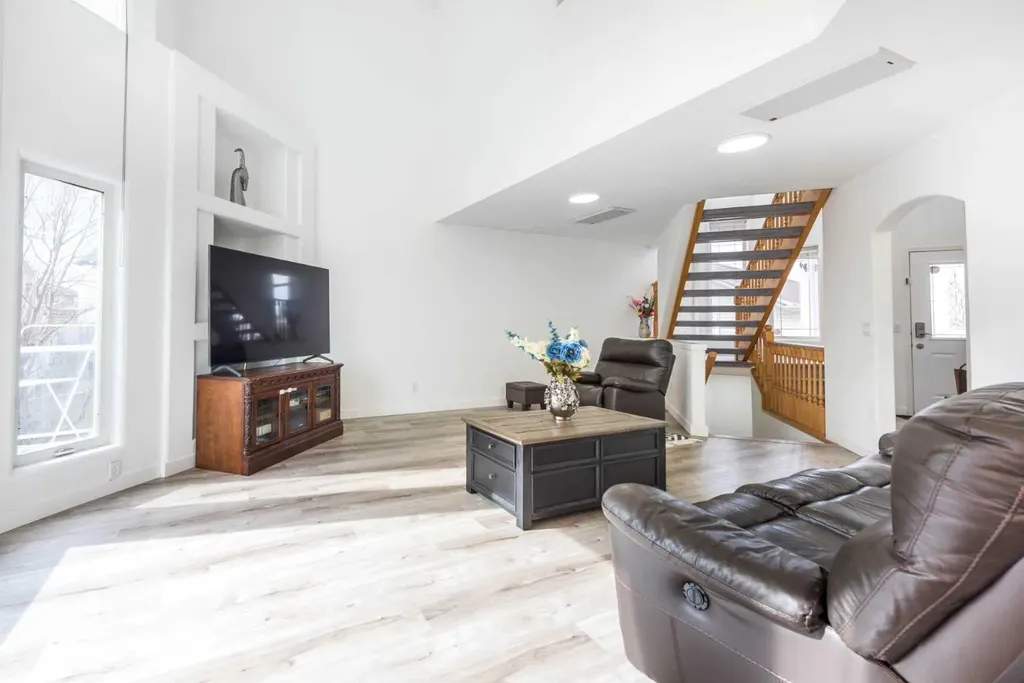 230 Sierra Nevada Place SW Calgary AB T3H 3M9