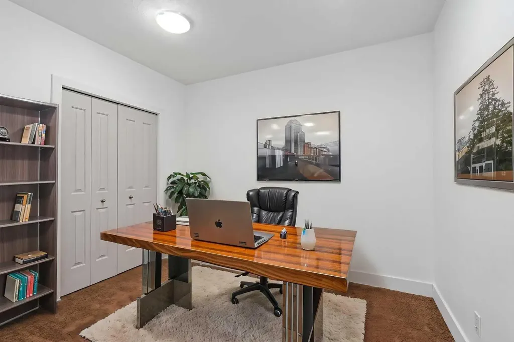 1899 45 Street NW Calgary AB T3B 0B2