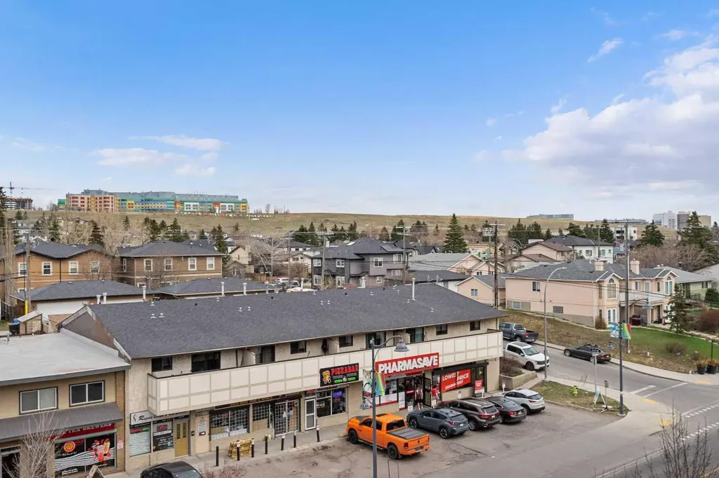 1899 45 Street NW Calgary AB T3B 0B2
