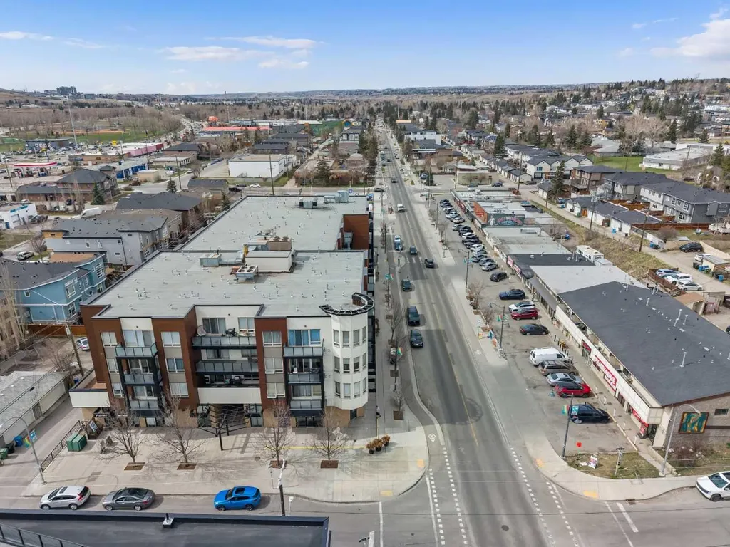 1899 45 Street NW Calgary AB T3B 0B2