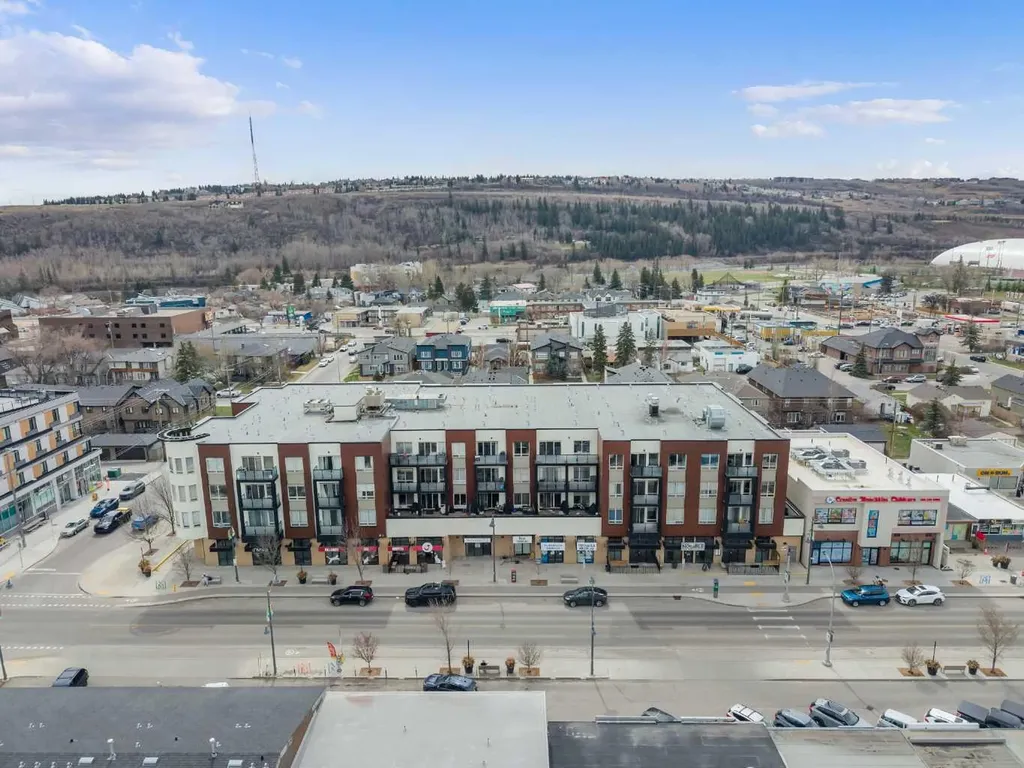1899 45 Street NW Calgary AB T3B 0B2