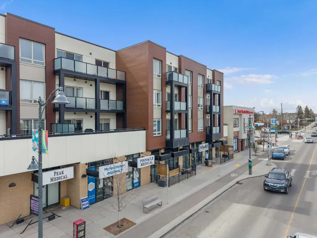 1899 45 Street NW Calgary AB T3B 0B2