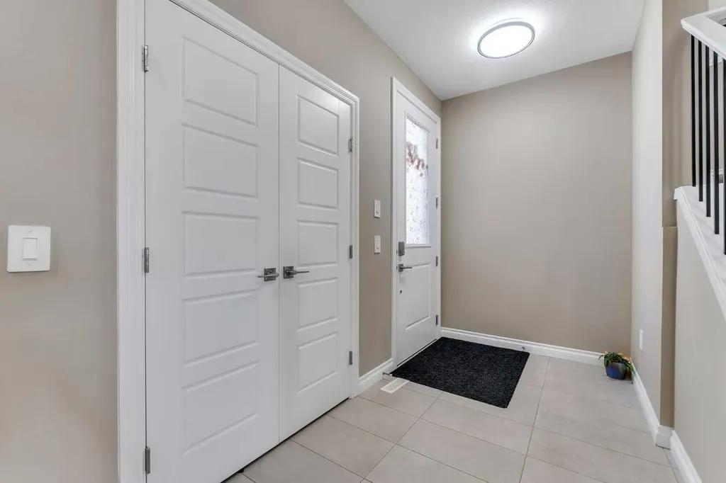 521 Corner Meadows Way NE Calgary AB T3N 2C9