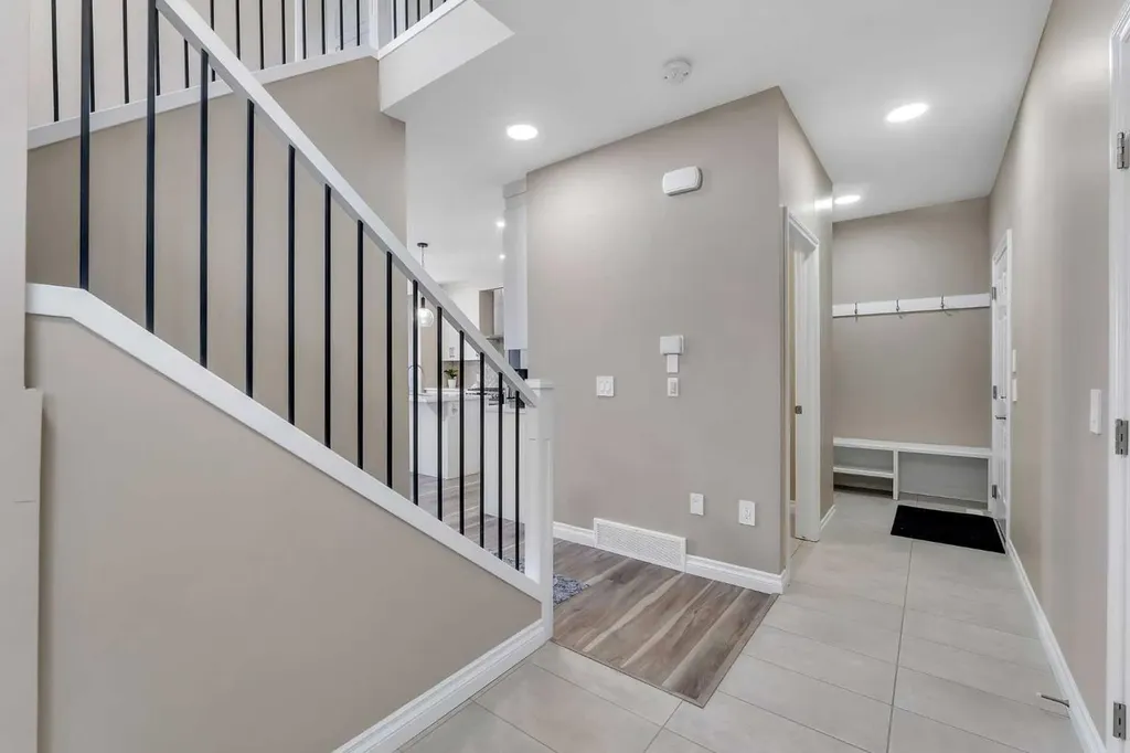 521 Corner Meadows Way NE Calgary AB T3N 2C9