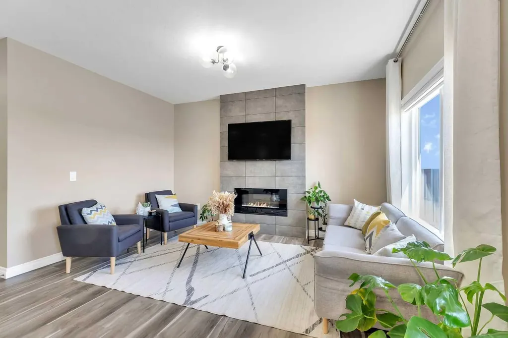 521 Corner Meadows Way NE Calgary AB T3N 2C9