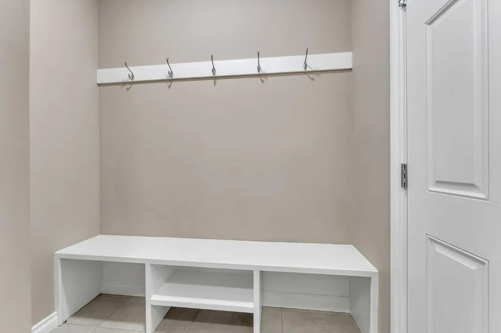 521 Corner Meadows Way NE Calgary AB T3N 2C9