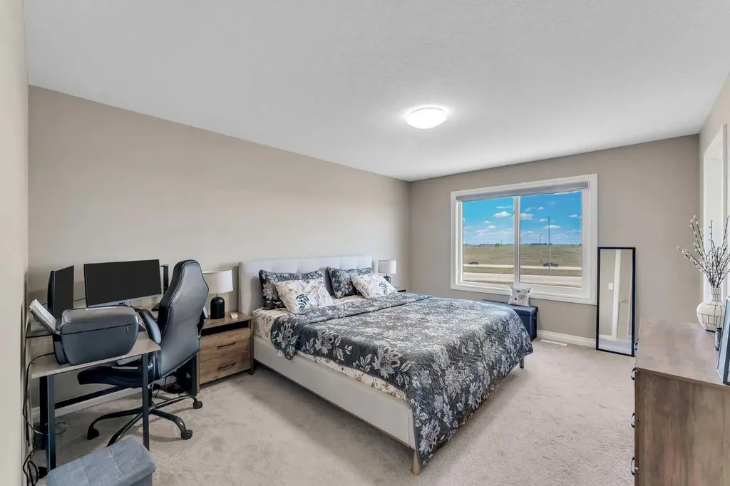 521 Corner Meadows Way NE Calgary AB T3N 2C9