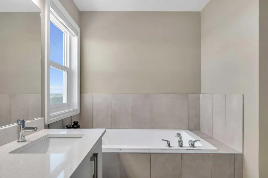 521 Corner Meadows Way NE Calgary AB T3N 2C9