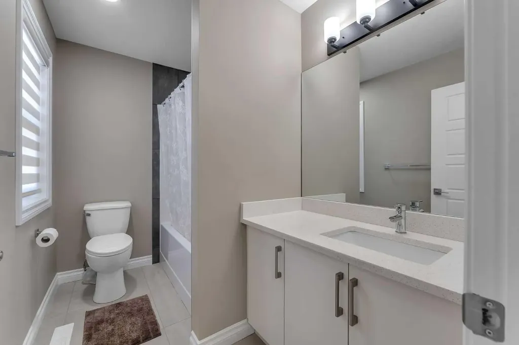 521 Corner Meadows Way NE Calgary AB T3N 2C9
